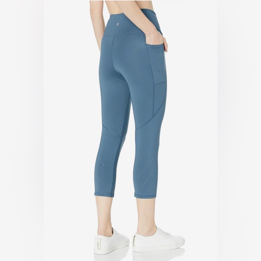 Champion C9 Women's Sculpt Lasercut Capri Legging  - Size L